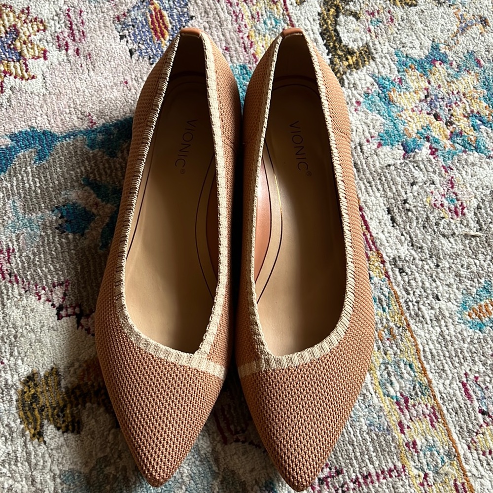 Vionic dahlia flat